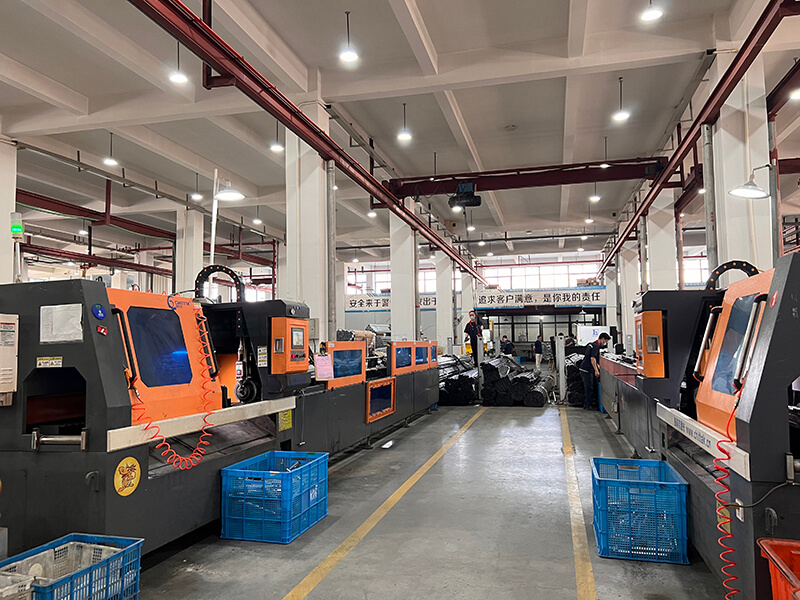 Fully automatic pipe cutting area